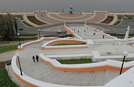 Чкаловская лестница

	
