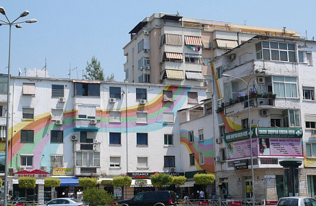 Тирана
	

