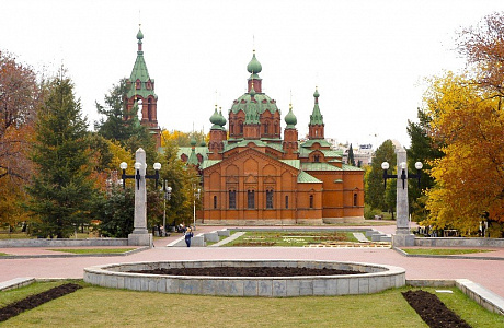 Алое поле