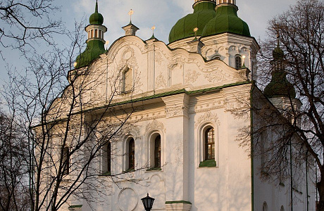 Кирилловская церковь в Киеве

	
