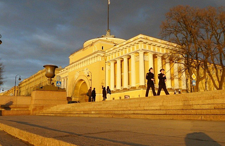 Адмиралтейская набережная