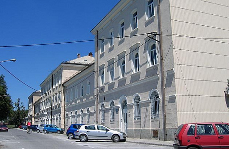 Постойна