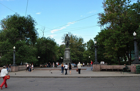 Памятник Грибоедову в Москве
