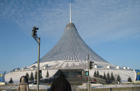 Хан Шатыр

	
