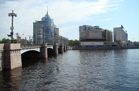 Петровская набережная