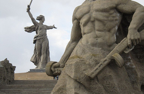 Родина-мать зовет