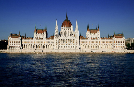 Здание венгерского парламента

	
