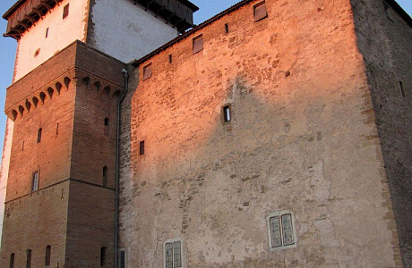 Нарва
	

