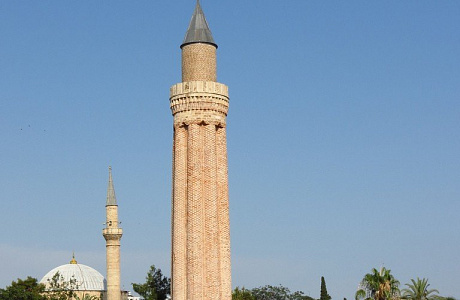 Минарет Йивли