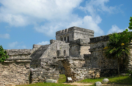 Тулум

	
