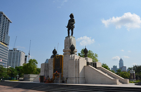 Люмпини парк