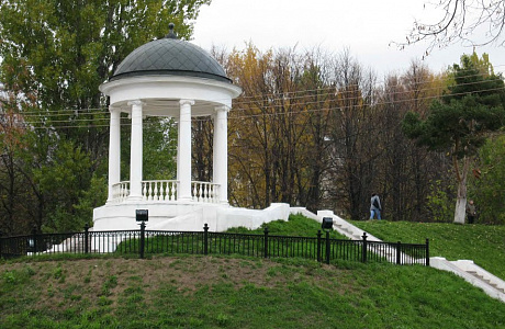 Беседка Островского

	
