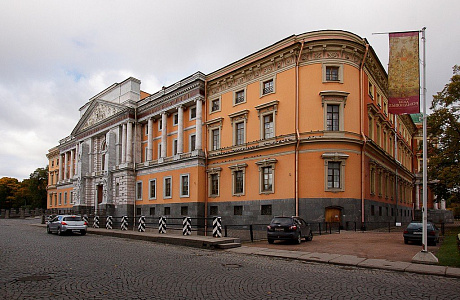 Михайловский замок

	
