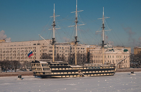 Петровская набережная