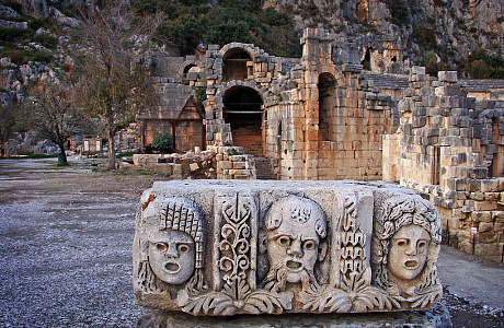 Ликийские гробницы Миры