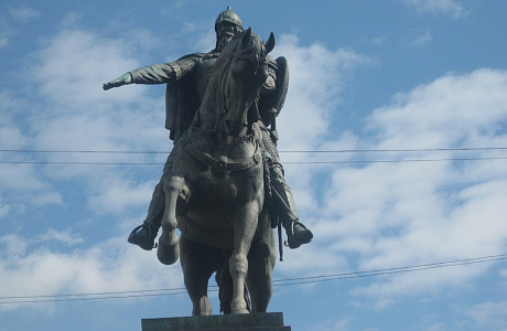 Памятник Юрию Долгорукому в Москве