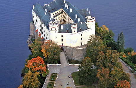 Замок Орлик
