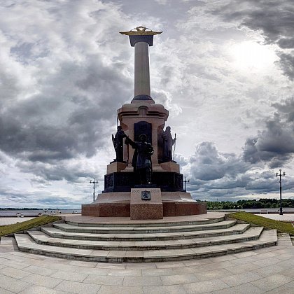 Памятник 1000-летию Ярославля