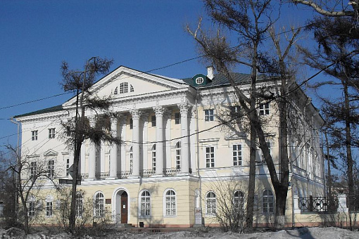 Здание научной библиотеки в Иркутске