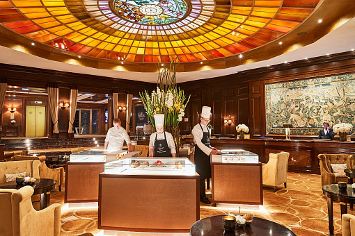 Лобби отеля Vier Jahreszeiten Kempinski München