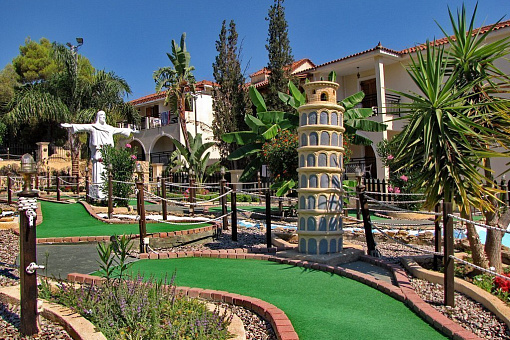 Гольф-клуб «Fantasy Mini Golf»