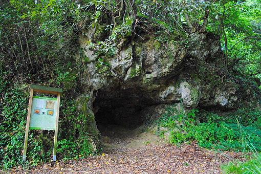 Вход в пещеру Grotta Buca delle Fate