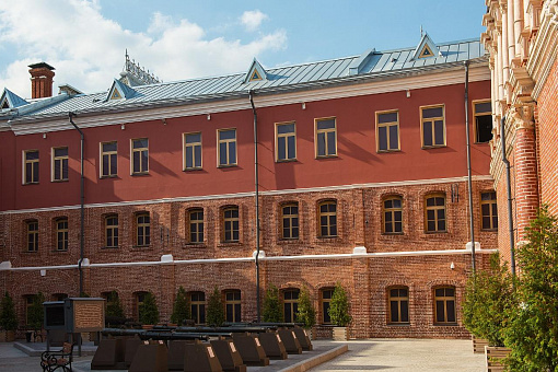 Старый монетный двор на Никольской