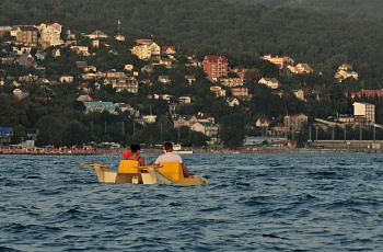 Вид на Лазаревское с моря