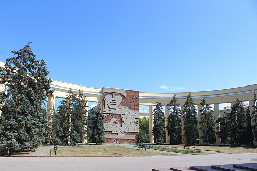 Мемориальный парк за домом Павлова