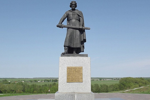 Памятник Дмитрию Донскому