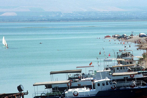 Кайраккумское водохранилище