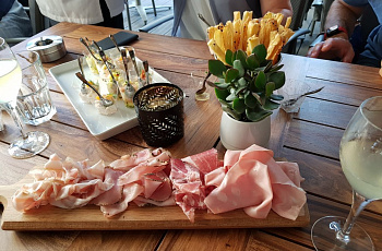 Мясное ассорти в Côté Terroir
