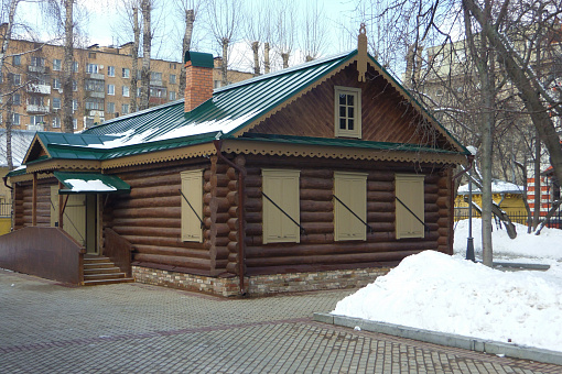 Кутузовская изба, расположенная недалеко от парка Победы