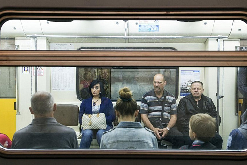 Люди в метро