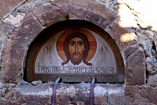 Икона на колокольне храма