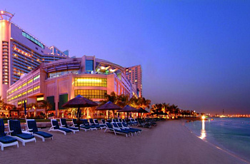 Пляж отеля Beach Rotana в Абу-Даби