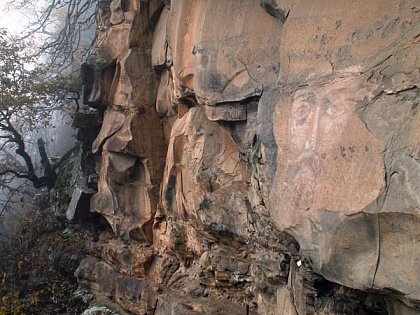 Архызский лик Христа — удивительная святыня Тебердинского заповедника (согласно некоторым версиям — нерукотворная). Возможно, он написан мастерами, жившими в долине Архыза в X веке, когда здесь располагался центр Аланской епархии Византийской империи