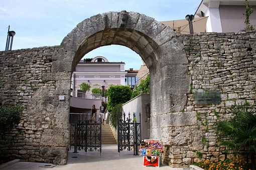Porta Herculanea