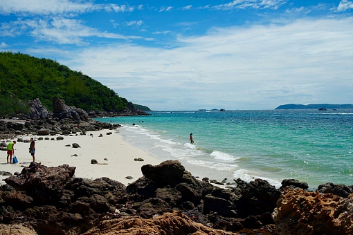 Пляж Daeng beach