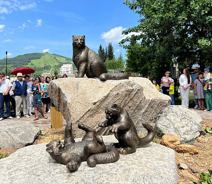 Аллея Барсов