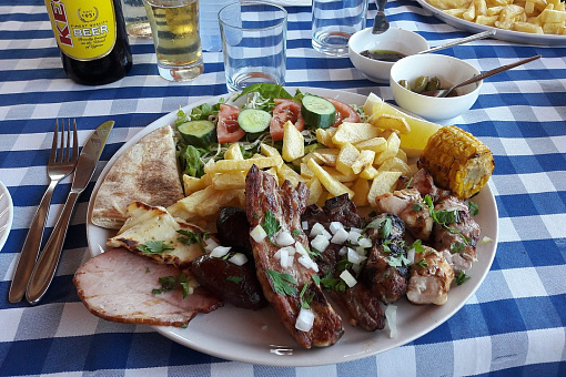 Обед в Traditional Cyprus Tavern Protaras