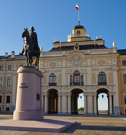 Памятник Петру I