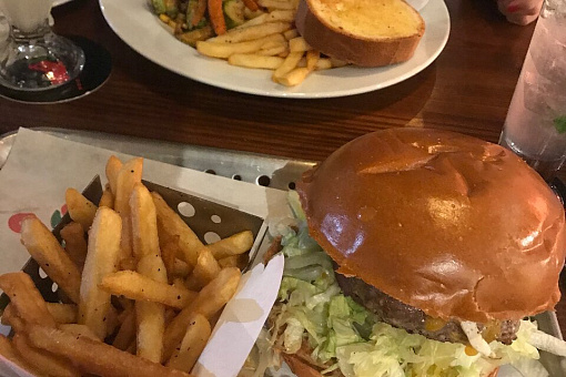 Бургер из Chili's Hurghada