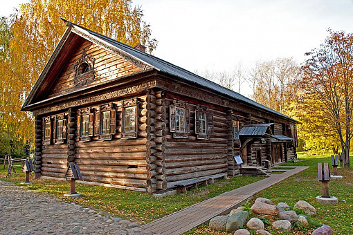 Дом Серова