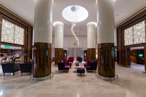Лобби отеля Holiday Inn Aktau