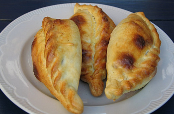 Кибинай — пирожки с начинкой из рубленого мяса