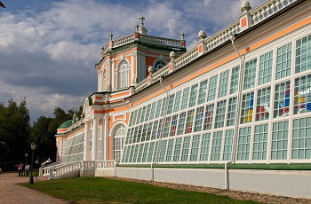 Большая каменная оранжерея