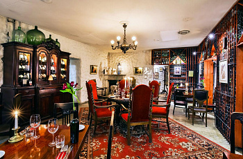 Gloria Wine Cellar