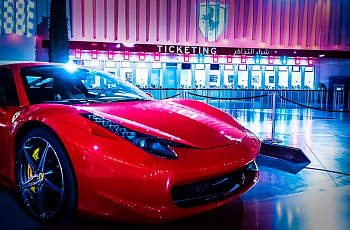 Внутри Ferrari World парка