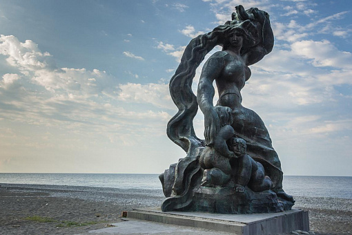 Скульптура «Пицундская Медея»